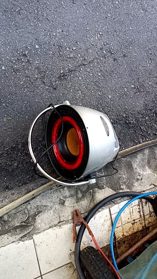 由 motor799189-55746 (刊登 ID 1374391257，圖片 1) 提交，位於 台中市 (Taichung) 的 寵物毛髮烘乾機 (類別：寵物及其他)，說明：寵物毛髮烘乾機。