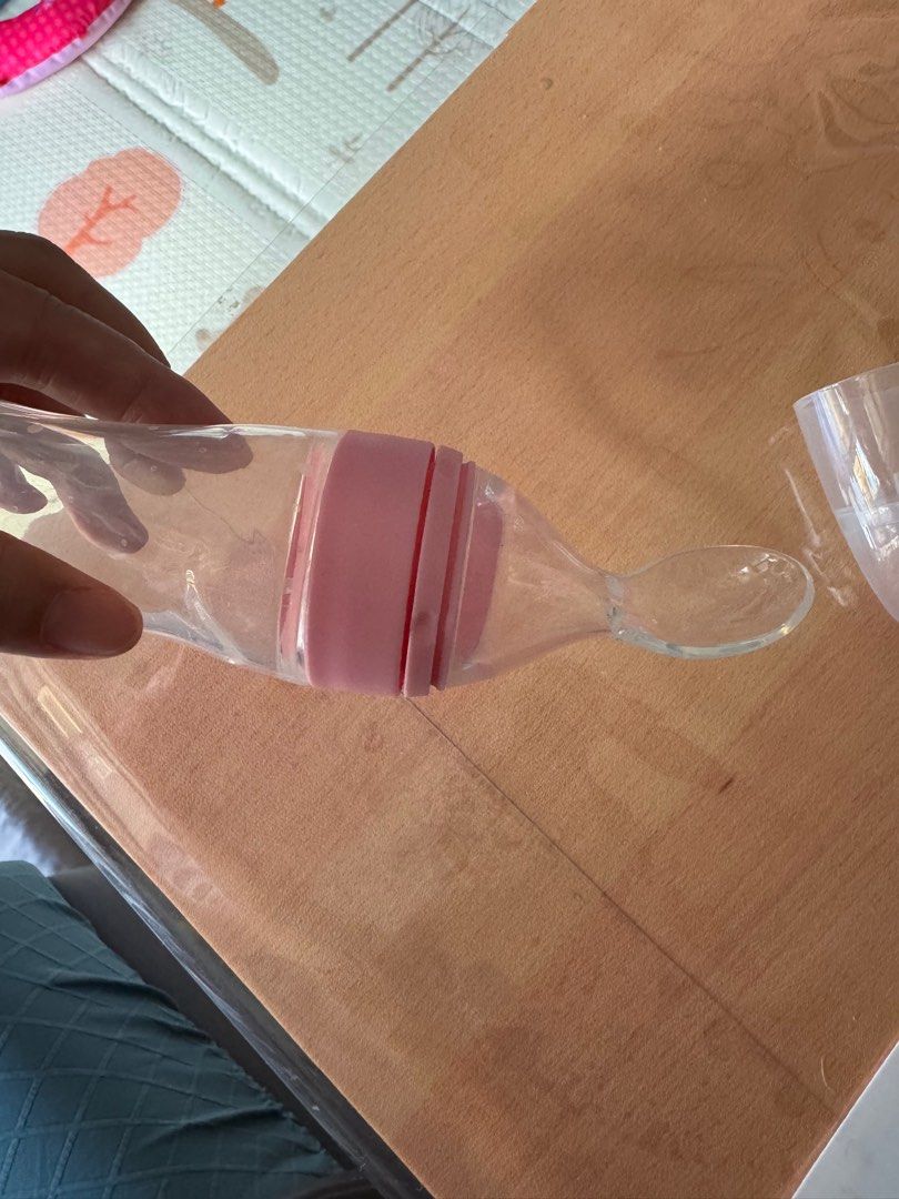 由 ruru_dai (刊登 ID 1374393182，圖片 2) 提交，位於 高雄市 (Kaohsiung) 的 副食品餵食勺 (類別：學習餐具)，說明：物品狀況如圖所示。