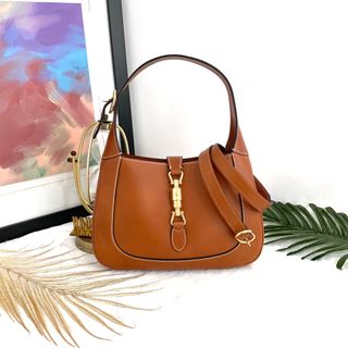 (Category: ) located in . Submitted by hourbags (Listing ID 1374381654, Image 1). Description: .