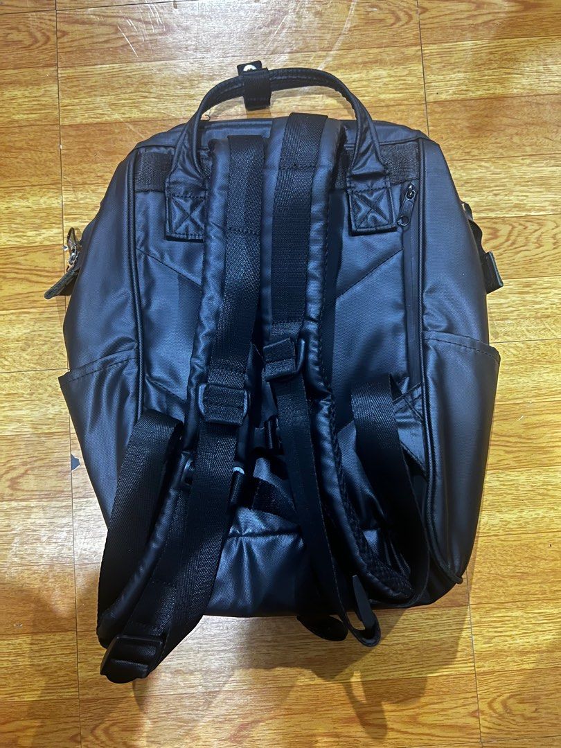 Original Anello Backpack in Black (Category: Backpacks) located in Paranaque City. Submitted by caseyune (Listing ID 1374502814, Image 2). Description: Authentic Signs of usage Yung isang zipper may problem but Pwede ipaayos or kayo na magayos .