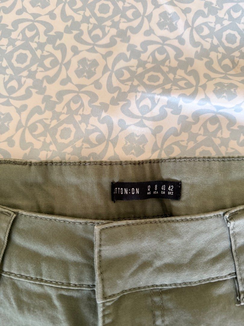 Army Green Cotton On Cargo Pants (Category: Jeans) located in Cebu City. Submitted by faydayparade (Listing ID 1374345726, Image 2). Description: .