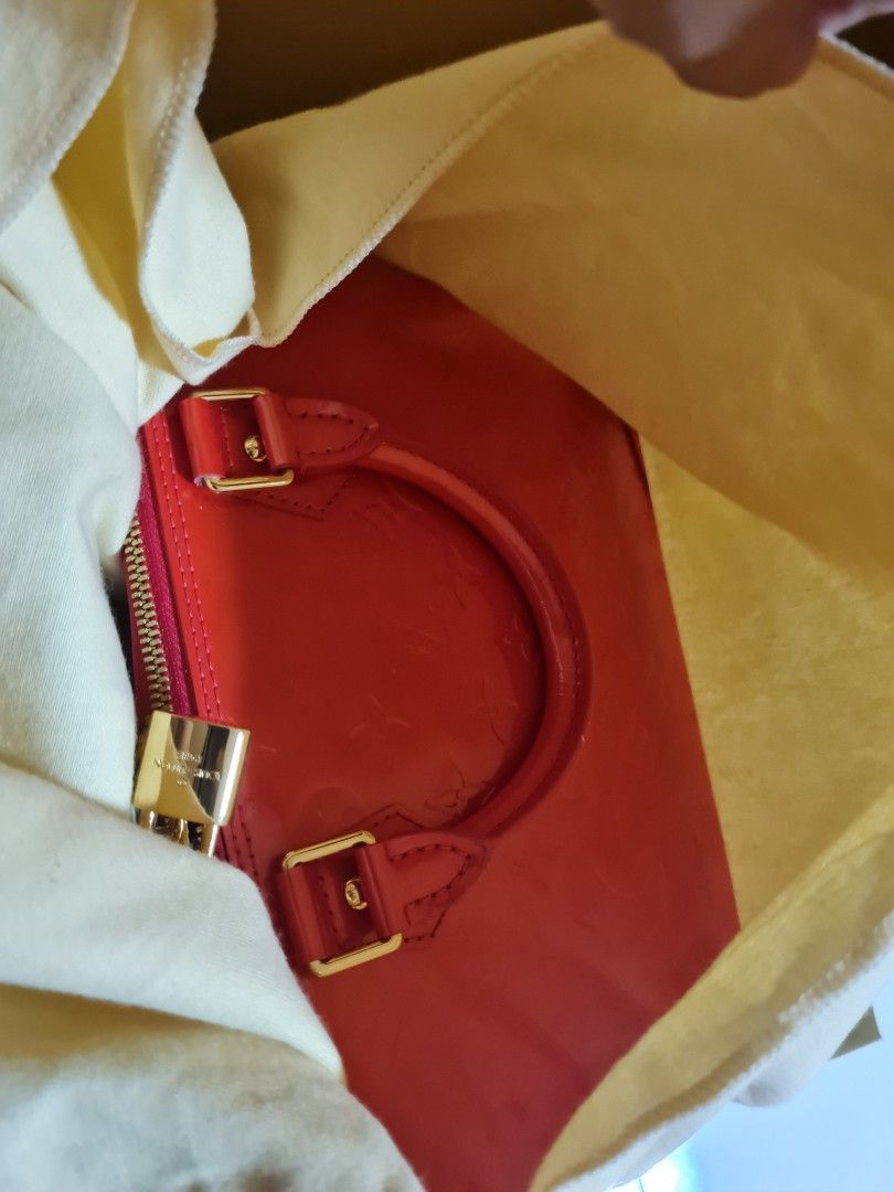 Authentic LV (Category: Luxury Bags & Wallets) located in Pasig City. Submitted by khater (Listing ID 1374335103, Image 1). Description: 95k from Glorietta with cert with receipt complete box paper bag dust bag Lv padlock.