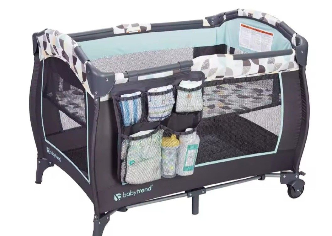 Baby crib (Category: Cots & Cribs) located in Singapore. Submitted by christ.n (Listing ID 1374485107, Image 2). Description: used a few times only as second bed to put baby inside to ease helper monitoring kids while working.