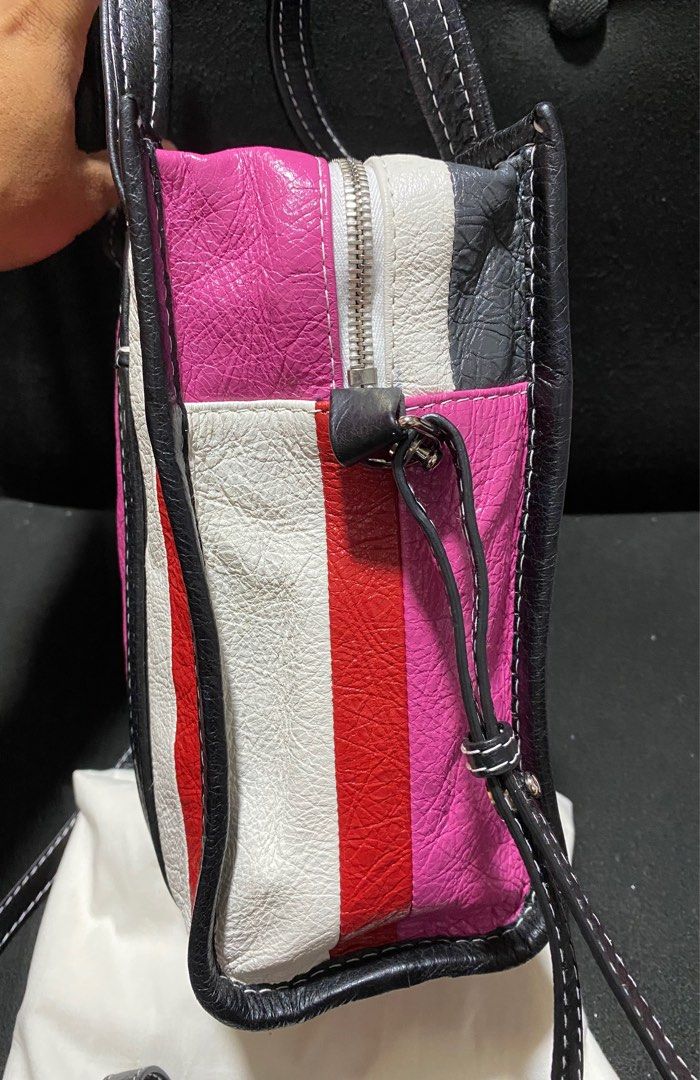 Balenciaga lambakim bazar mini bag (Category: Luxury Bags & Wallets) located in Baguio. Submitted by fullroom.dgs (Listing ID 1374510647, Image 2). Description: Balenciaga lambskin bazar mini bag excellent condition authentic please check photos.