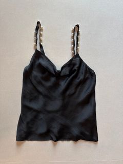(Category: ) located in . Submitted by yourcuratedcloset (Listing ID 1374420787, Image 1). Description: .