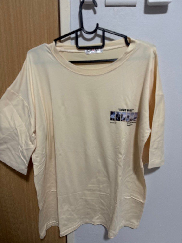 Basic Graphic Tee (Category: Tshirts & Polo Shirts) located in Singapore. Submitted by nigsyouhigh (Listing ID 1374381280, Image 1). Description: RFS: Clearing out wardrobe space Price negotiable.