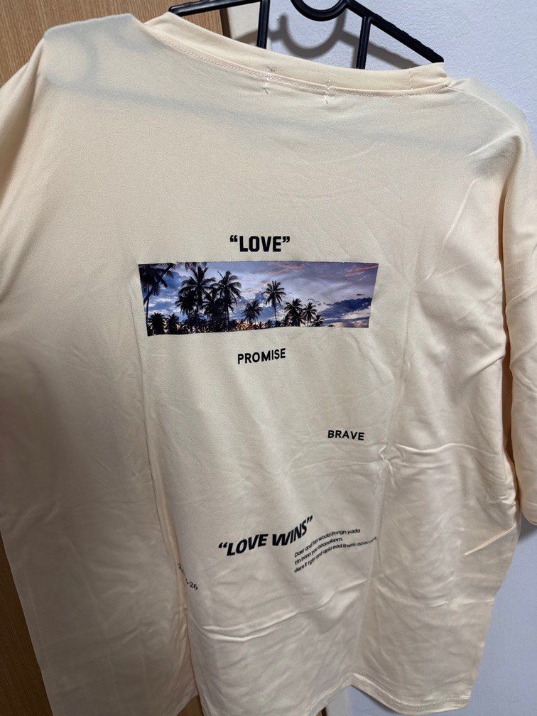 Basic Graphic Tee (Category: Tshirts & Polo Shirts) located in Singapore. Submitted by nigsyouhigh (Listing ID 1374381280, Image 2). Description: RFS: Clearing out wardrobe space Price negotiable.