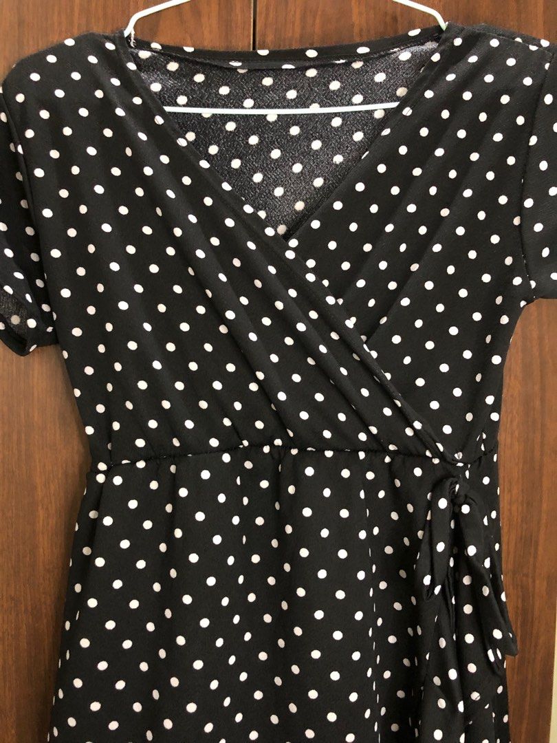 Black dress (Category: Dresses) located in Quezon City. Submitted by ethyl_ (Listing ID 1374420211, Image 3). Description: .