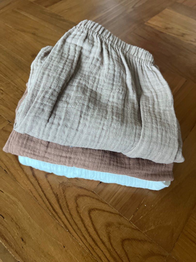 BNWT Baby Girl Boy Shorts 3 pack For Toddler 2-3 Years Old Cotton (Category: Babies & Kids Fashion) located in Singapore. Submitted by karollie (Listing ID 1374339243, Image 3). Description: BNWT shorts 3 pack from Shein. 100% cotton, nice breathable material. Tag size 2-3 yo but I thinking it’s more towards 3 year old size. Pickup at Hillview or can mail for $2..
