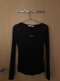 (Category: ) located in . Submitted by van.closet (Listing ID 1374470123, Image 1). Description: .