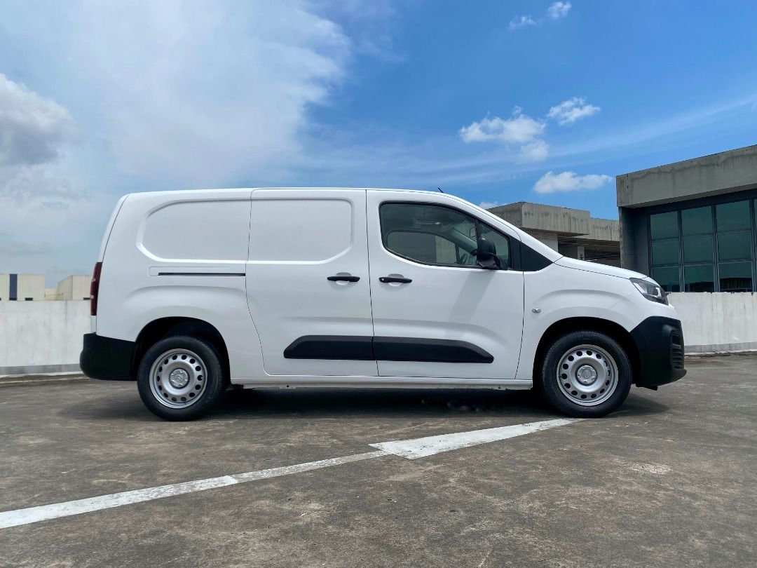 Citroen Berlingo 1.5 Auto (Category: Used Commercial Vehicles for Sale) located in Singapore. Submitted by absbus (Listing ID 1374392074, Image 2). Description: Call to secure this unit now! tel:88512735 Jeff Joo Rare unit in the market!! 💎💎💎 🚐 2020 Citroen Berlingo 1.5 Auto 🏎 💯💯 100% Loan Approval Guaranteed! 💵 Monthly From: Just $8XX/month 📅 Registered: Sept 2020 ⏳ COE Left: 5 years 3 mths 📉 Low Genuine Mileage | 🔧 Excellent Conditio