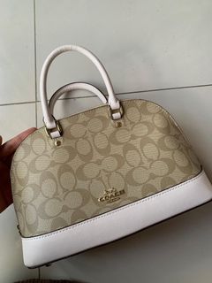 (Kategori: ) berada di . Dikirim oleh dewiiaaa (ID iklan 1374349393, Gambar 1). Deskripsi: .