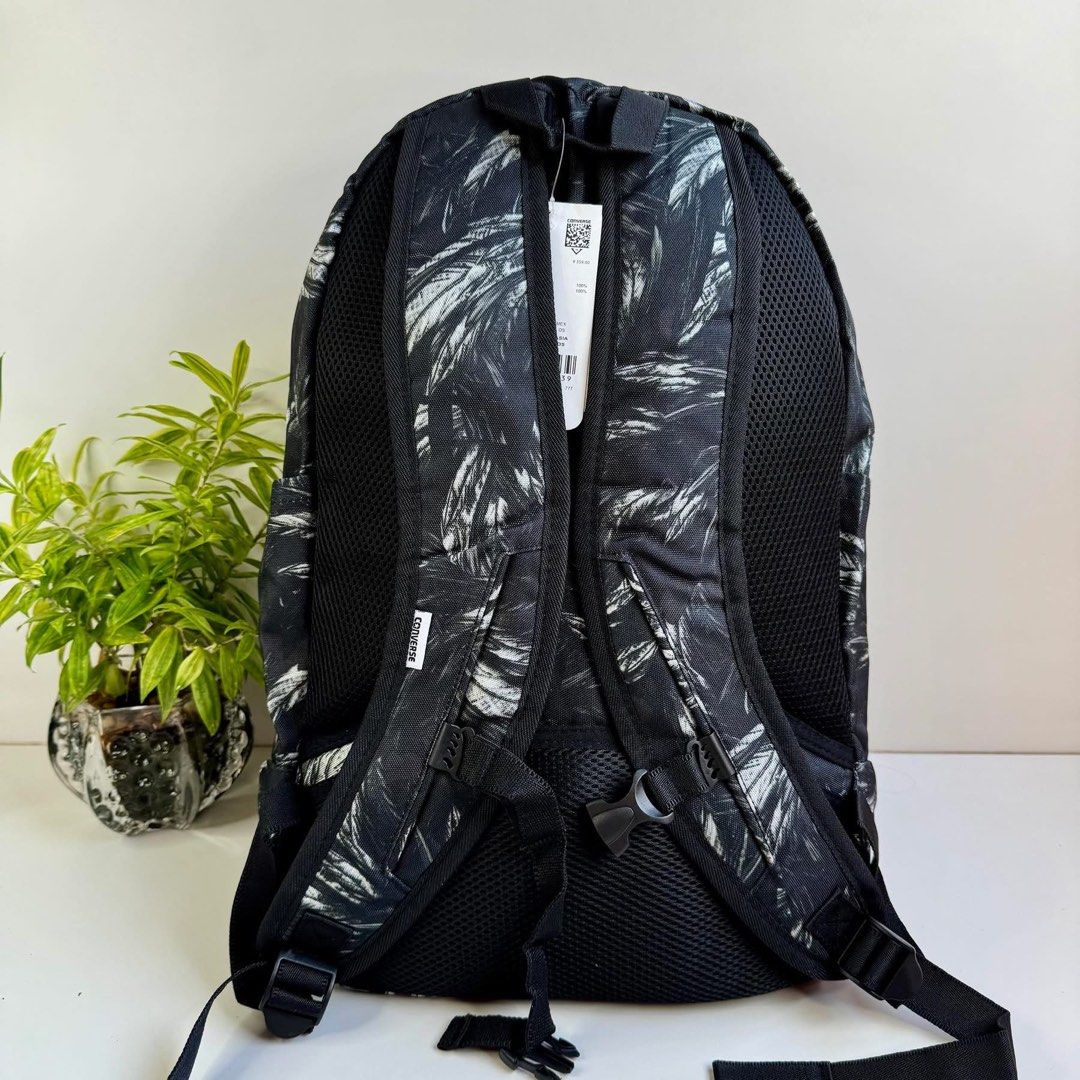 Converse Black Backpack (Category: Backpacks) located in Manila. Submitted by luminosabags.ph (Listing ID 1374373492, Image 3). Description: 📐16” L x 20” H x 6” W.