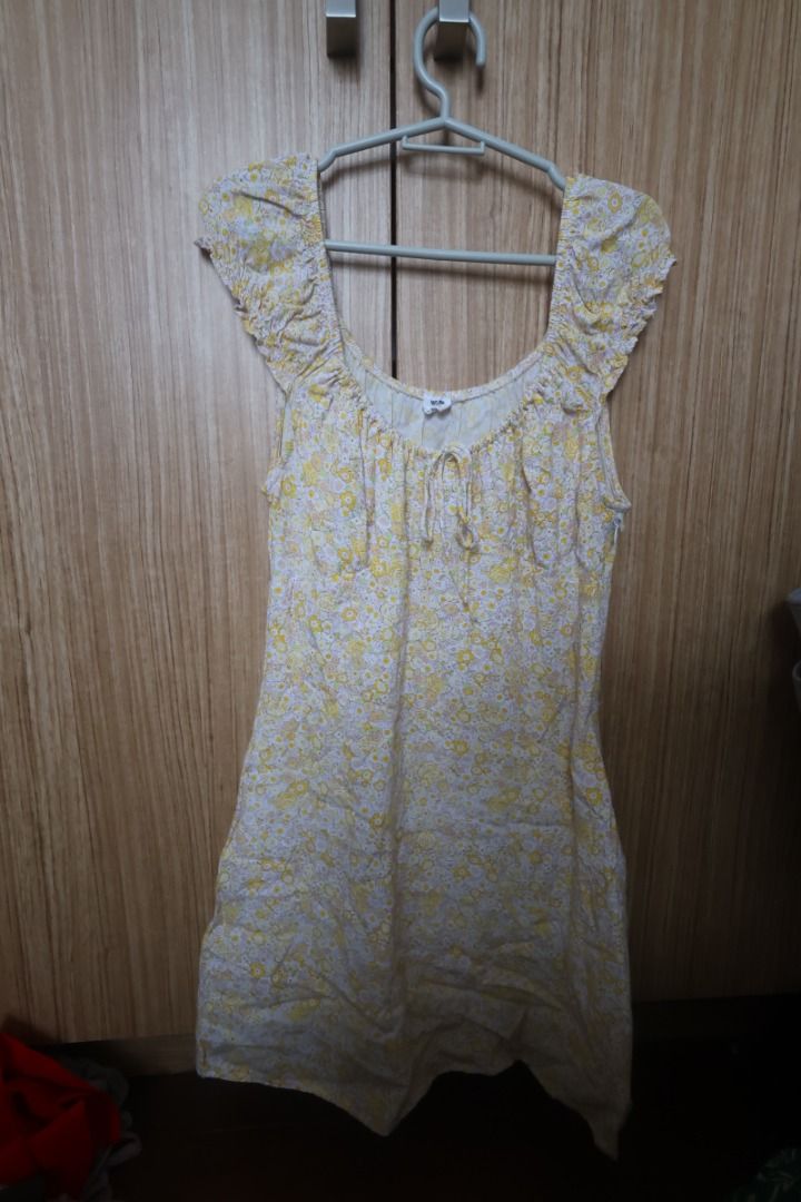 Cotton On Floral Dress (Category: Dresses) located in Makati City. Submitted by milavanillaaa (Listing ID 1374440106, Image 1). Description: Size: S Flaw in last photo, small rip in side zipper (not noticeable) Buy 3 or more clothing from my list and get 10% of total price..