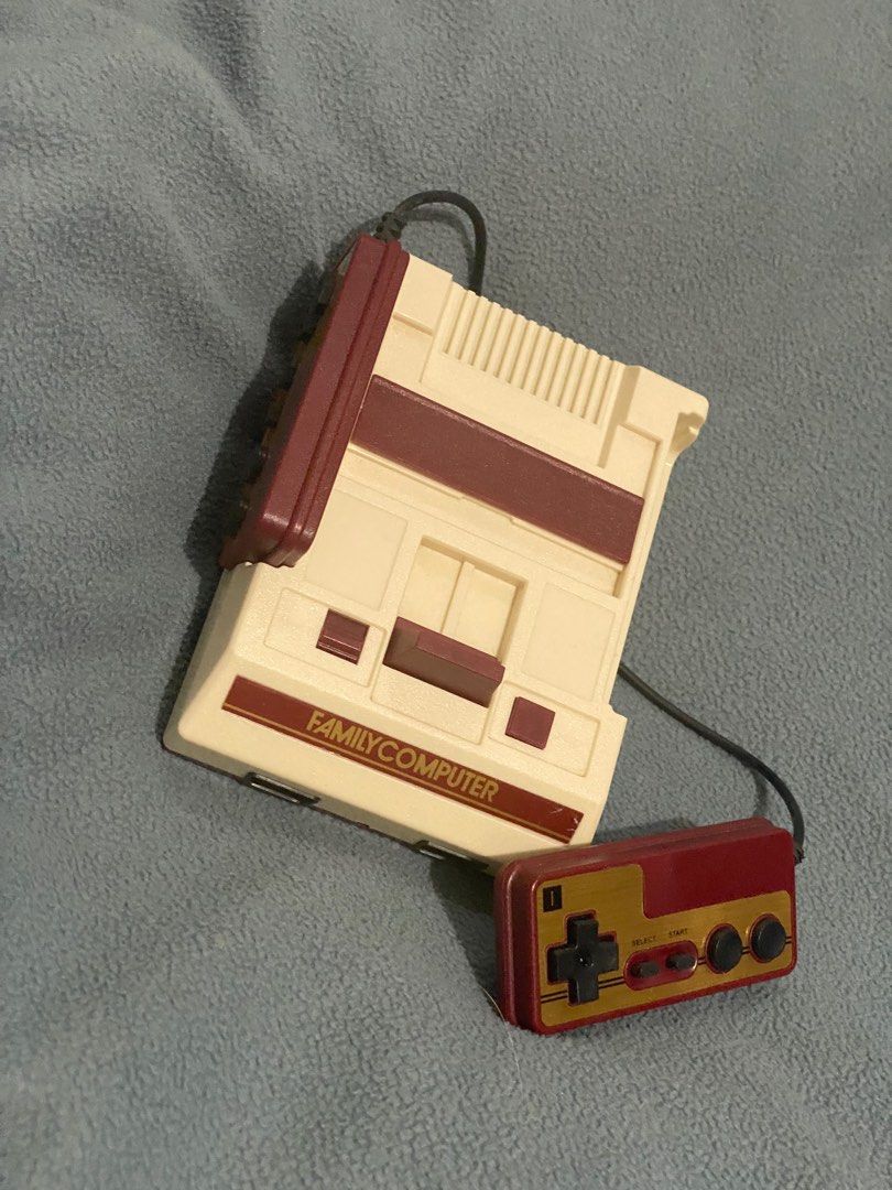 Family Computer mini with built in games (Category: Nintendo) located in Cebu City. Submitted by bred_bt (Listing ID 1374512469, Image 1). Description: Working With built in games Mini console Add sf.