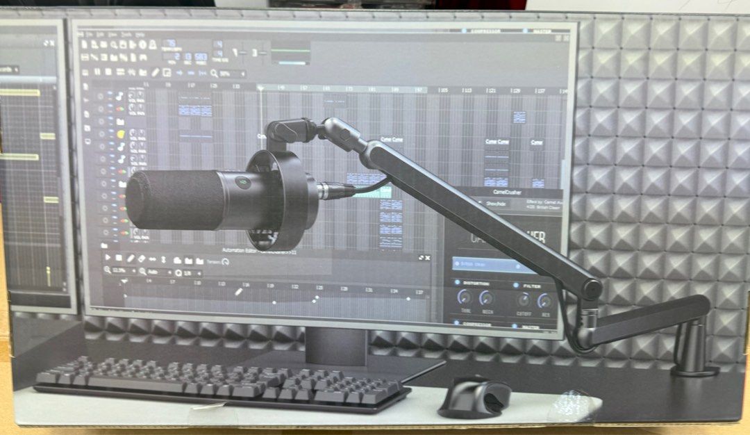 Fifine T688 Podcast Microphone XLR/USB Dynamic (Category: Microphones) located in Singapore. Submitted by djmusicshop (Listing ID 1374384830, Image 2). Description: Brand new in box.