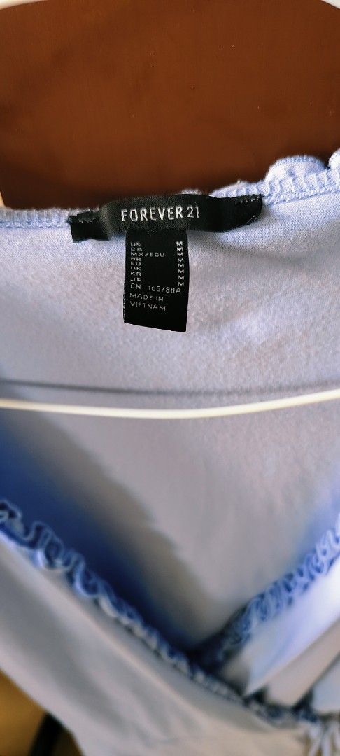 Forever 21 ladies dress (Category: Dresses) located in Taguig. Submitted by bianca32 (Listing ID 1374350449, Image 3). Description: .