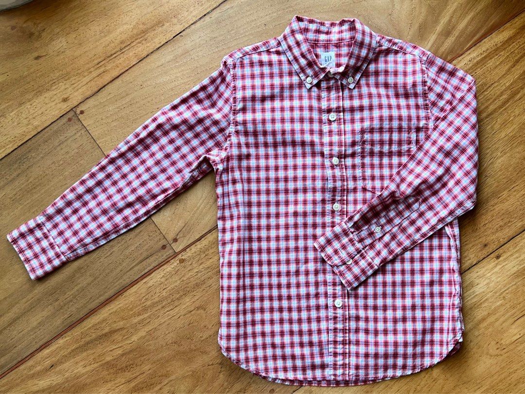 Gap Kids Long Sleeve Button Down Shirt Boys M (Category: Babies & Kids Fashion) located in Manila. Submitted by kextrastuff (Listing ID 1374387331, Image 1). Description: used 2x size M (7-9 years) .