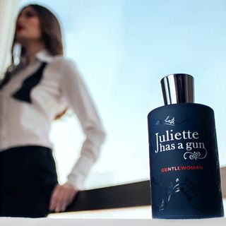 "Baoshunfeng Cabinet" Gentlewoman EDP by Juliette Has A Gun 100ML / Niche Fragrance for Women / Women's Perfume / Pour Femme / Eau de Parfum / Perfume / [Direct Delivery from Europe] Pre-order from Europe ["Brand New & Authentic"] [NEW & Authentic]62863154016771114