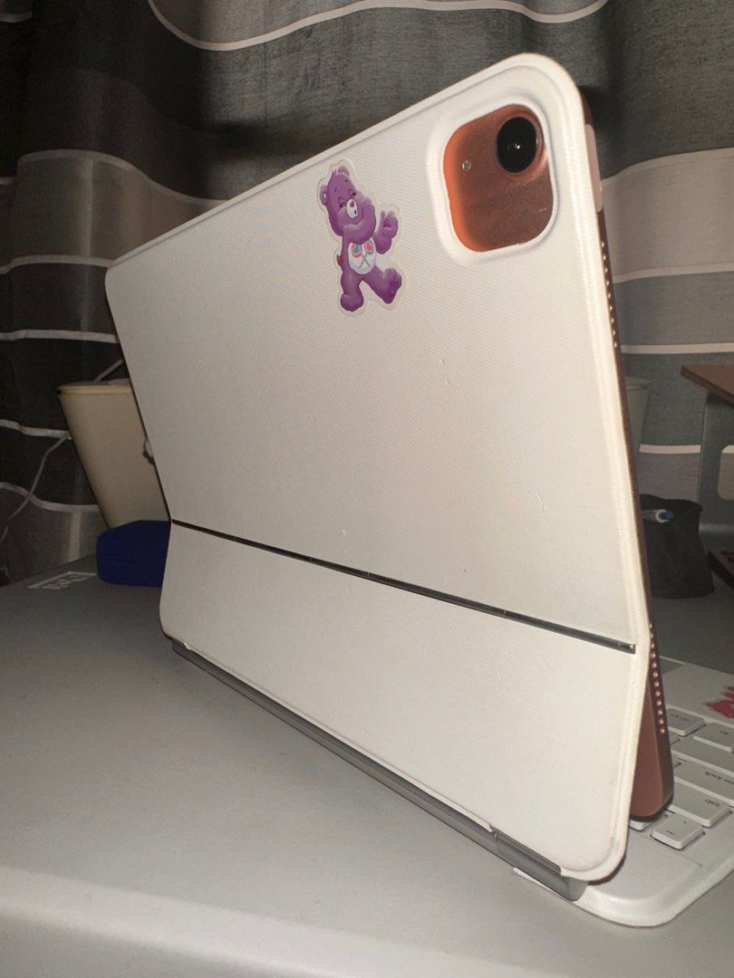 GOOJODOC IPAD KEYBOARD (ipad air 4th gen compatible) (Category: Computer Keyboard) located in San Fernando. Submitted by pinkthrift (Listing ID 1374370028, Image 2). Description: .