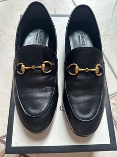 (Category: ) located in . Submitted by isabel_shoes_bags (Listing ID 1374335469, Image 1). Description: .