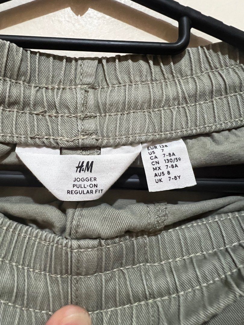 H&M Jogger Pants cypress green (Category: Babies & Kids Fashion) located in Quezon City. Submitted by deviljin17 (Listing ID 1374431257, Image 3). Description: H&M Jogger Pull-On Regular Fit Pants cypress green Size 7 US / 7-8Y UK 24-29 x 30 x 4.