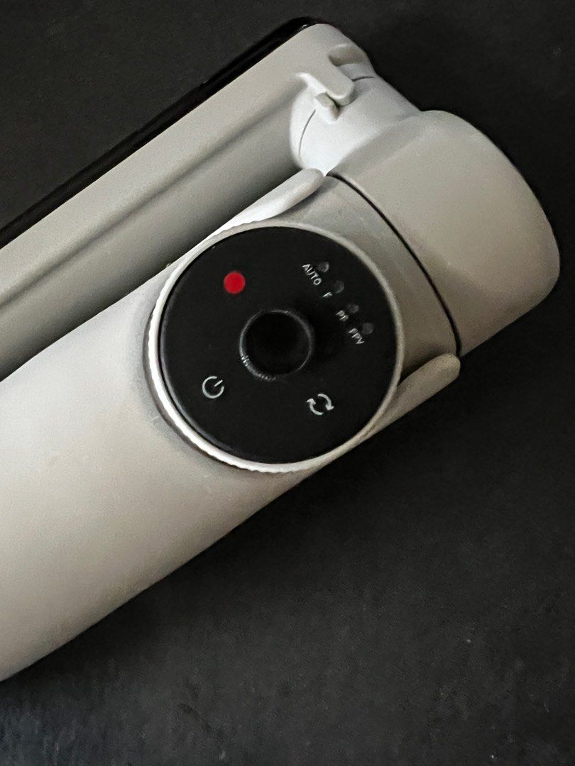 INSTA360 FLOW AI GIMBAL (Category: Gimbals & Stabilizers ) located in Quezon City. Submitted by biancaaaax (Listing ID 1374420397, Image 2). Description: Soo worth it if you want smooth videos using your phone! Can also serve as a tripod when you record or take pics Meet ups - Podium Mall Ortigas or Delivery c/o buyer.