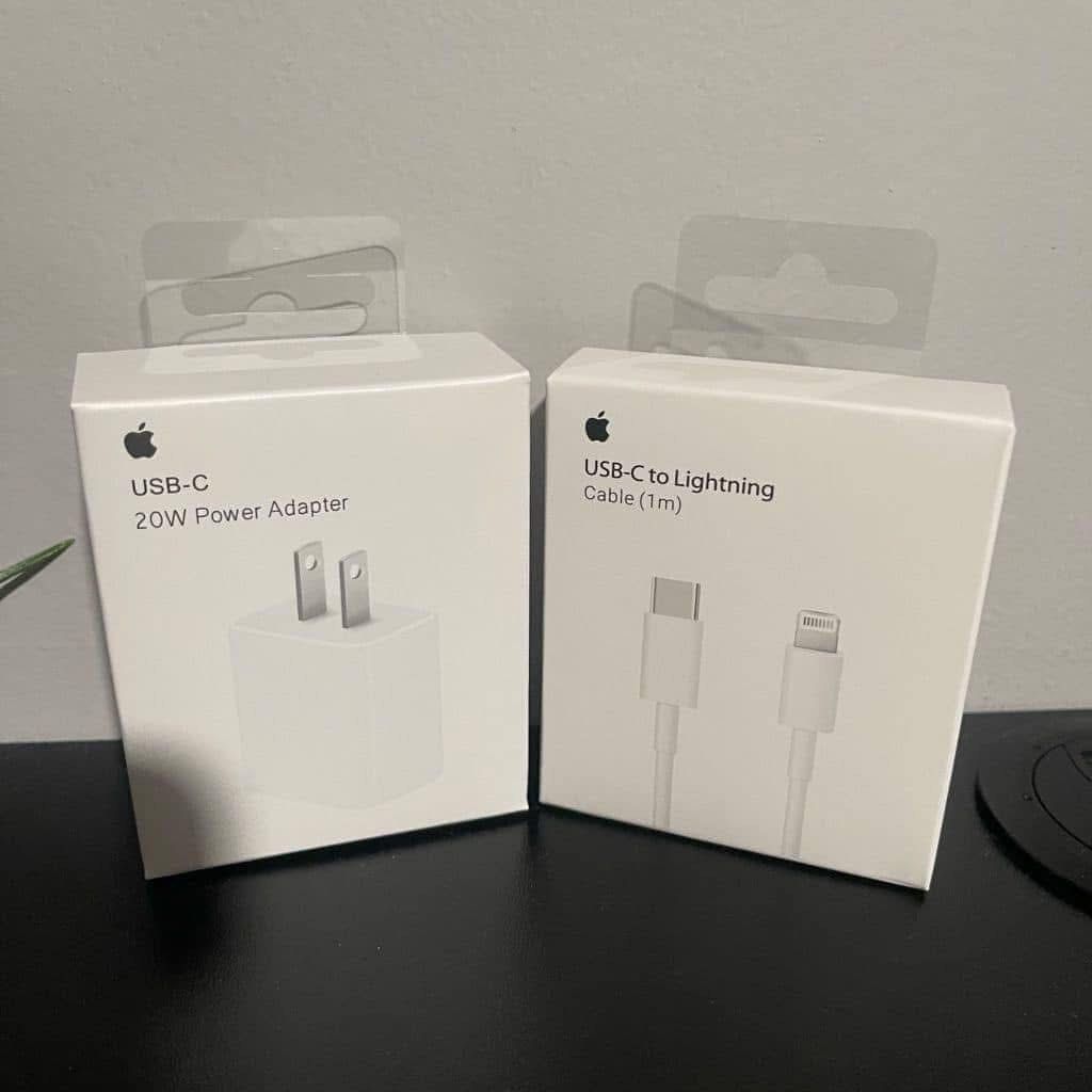 iPhone Charger. Cord and Adapter (Category: Chargers & Cables) located in Tuguegarao City. Submitted by _halamarn (Listing ID 1374444162, Image 3). Description: Iphone Charger Set Original 🛒 ⭐️⭐️⭐️⭐️SEALED ⭐️⭐️⭐️⭐️ set: ₱649 only! adapter only: 350 php cable only : 299 php We accept online payment: 🔺 Gcash 🔺 Paymaya.