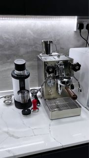 (Category: ) located in . Submitted by decants (Listing ID 1374494672, Image 1). Description: .