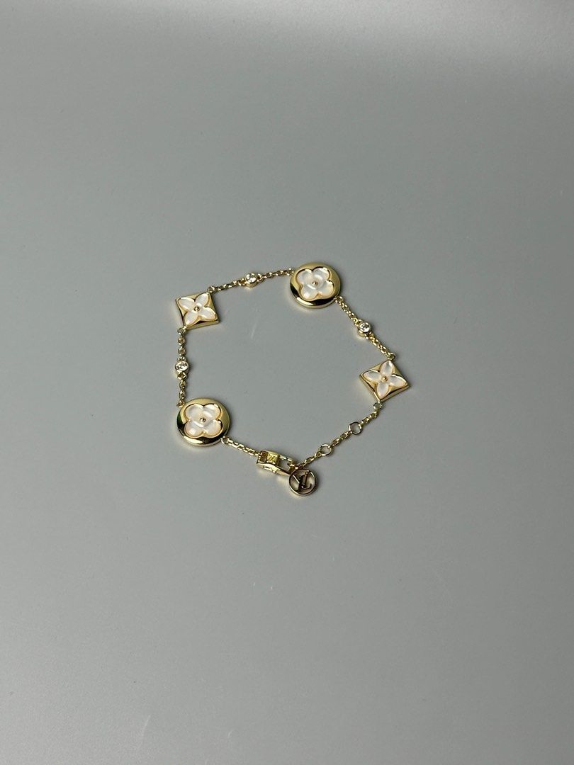 Louis vuitton bracelet (Category: Bracelets) located in Manila. Submitted by dough_lux (Listing ID 1374400246, Image 1). Description: 17cm.