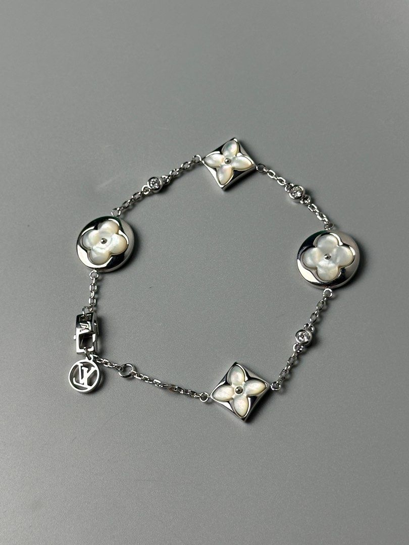 Louis vuitton bracelet (Category: Bracelets) located in Manila. Submitted by dough_lux (Listing ID 1374400525, Image 2). Description: 17cm.