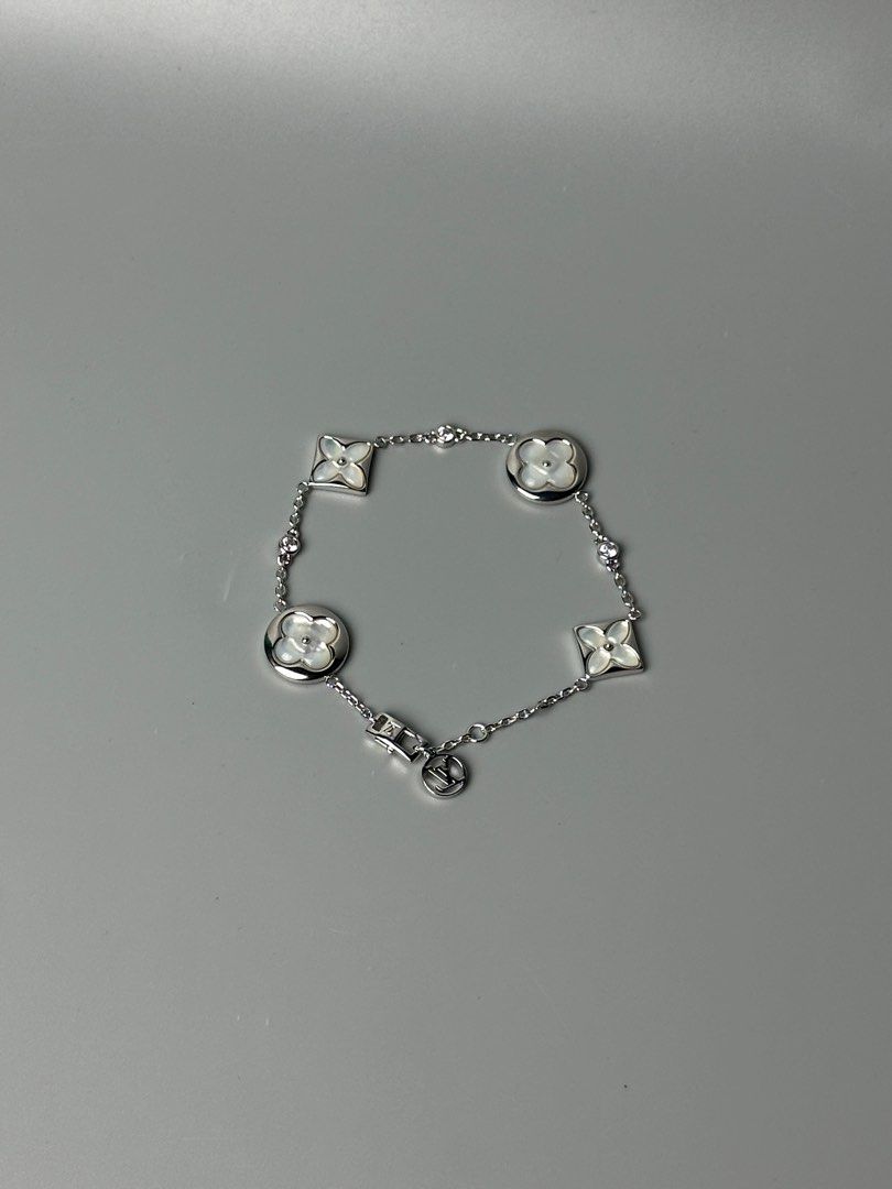 Louis vuitton bracelet (Category: Bracelets) located in Manila. Submitted by dough_lux (Listing ID 1374400525, Image 1). Description: 17cm.