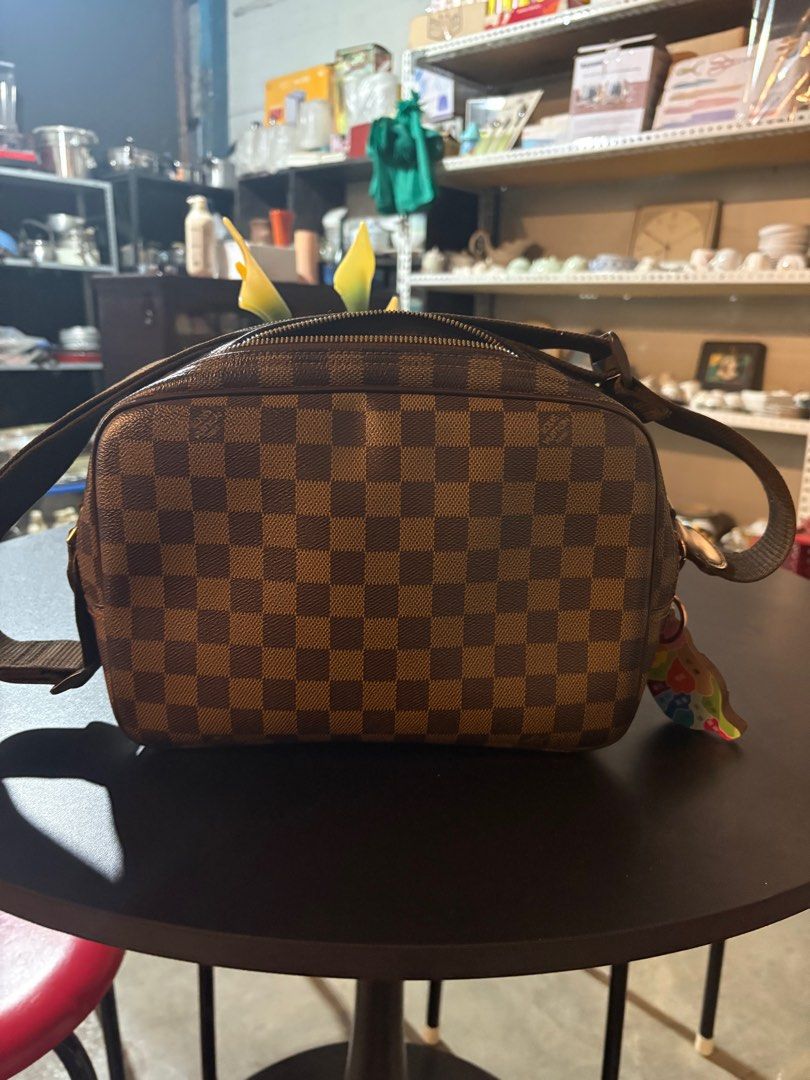 Louis Vuitton LV Reporter bag (Category: Luxury Bags & Wallets) located in Baguio. Submitted by zaleria (Listing ID 1374401081, Image 1). Description: LV Damier Ebene Reporter Bag In excellent condition With dustbag Bought in Japan.