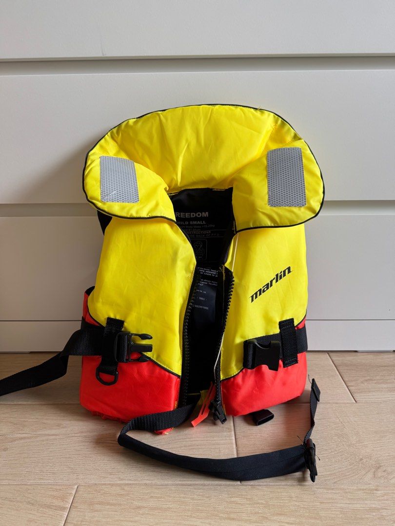 Marlin Kids Life Jacket Freedom L100 PFD Yellow & Red (Category: Babies & Kids Fashion) located in Singapore. Submitted by tcshophouse (Listing ID 1374357284, Image 1). Description: Only used once. Fits 15-25kg, Chest 81-91cm The Marlin Freedom Level 100 Children’s PFD is made to conform to the Level 100 rating of AS4758.1 standards. It has an outer cover material made by durable polyester hi-vis yellow on the top half and hi-vis red colour on th