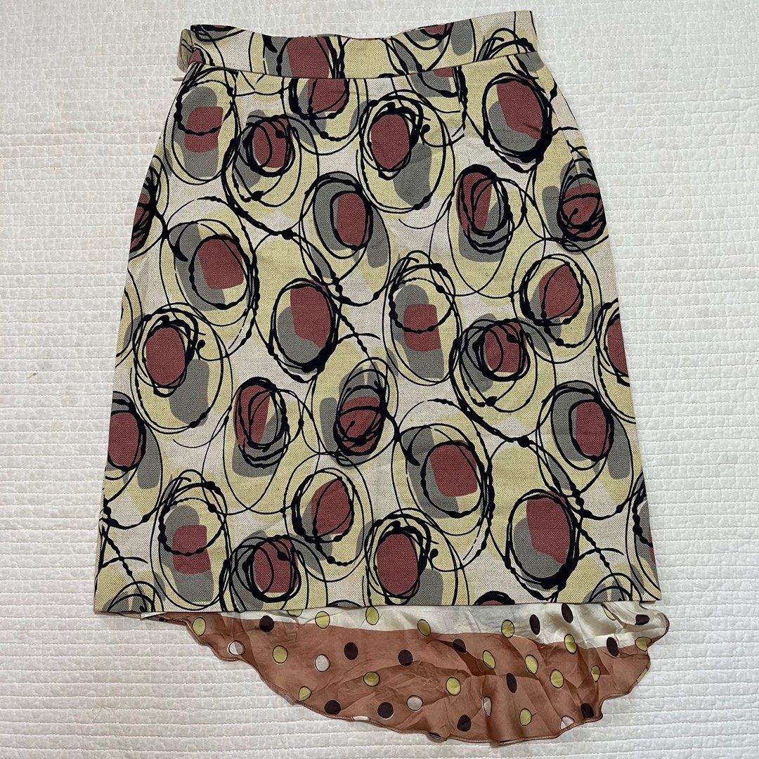 MARNI 3D PRINTED DOUBLE LAYERED ASYMMETRICAL SKIRT AUTHENTIC (Category: Luxury Apparel) located in Cagayan de Oro. Submitted by middlesosa (Listing ID 1374359417, Image 2). Description: AUTHENTIC MARNI 3D PRINTED DOUBLE LAYERED ASYMMETRICAL SKIRT SIZE 28 - 29 FITTINGS WAIST - 13.5 inches LENGTH - 23 inches MADE IN ITALY EXCELLENT CONDITION (need wash only) 800 pesos DM ASAP IF INTERESTED📩.
