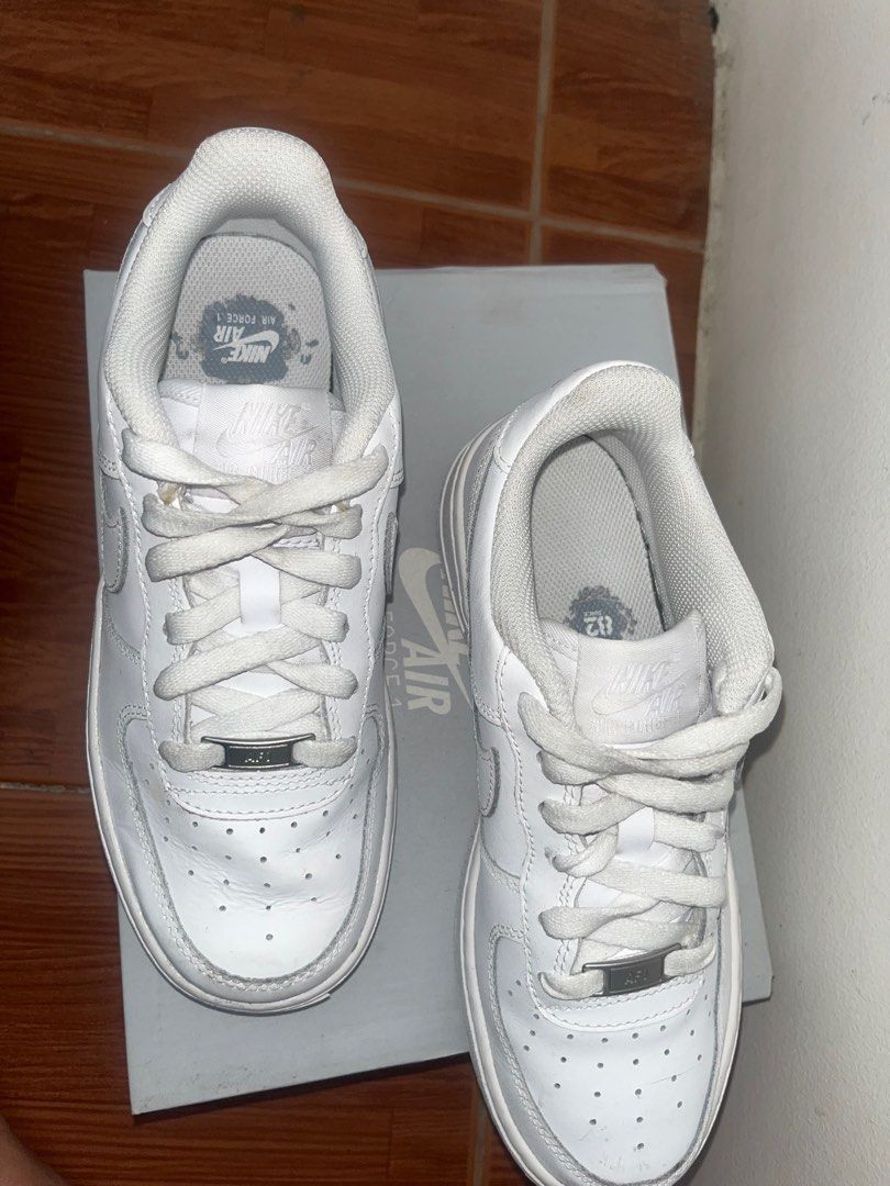 Nike Airforce 1 Size 5 (Category: Sneakers) located in Valenzuela. Submitted by dimxxt (Listing ID 1374339465, Image 2). Description: For Sale: Nike Air Force 1 Authentic! Size: Kids 4.5Y (Fits women’s US size 5) Condition: Used only three times. Just needs a bit of cleaning. Some minor, barely noticeable cracks in a few areas. Date Purchased: December Reason for Selling: I rarely use them and hoping to find them a new home! Delivery Options: J&T
