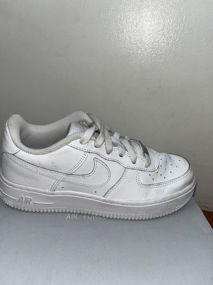 Nike Airforce 1 Size 5 (Category: Sneakers) located in Valenzuela. Submitted by dimxxt (Listing ID 1374339465, Image 3). Description: For Sale: Nike Air Force 1 Authentic! Size: Kids 4.5Y (Fits women’s US size 5) Condition: Used only three times. Just needs a bit of cleaning. Some minor, barely noticeable cracks in a few areas. Date Purchased: December Reason for Selling: I rarely use them and hoping to find them a new home! Delivery Options: J&T