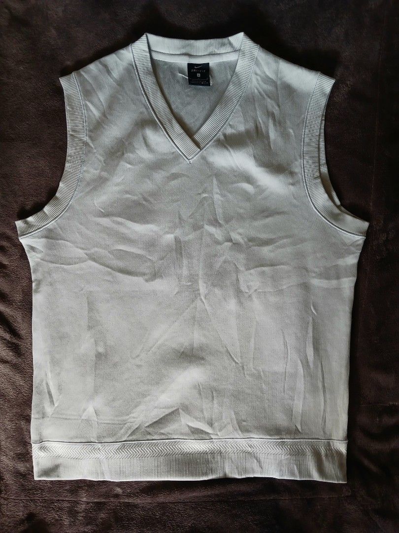 NIKE V-neck sleeveless DRI-FIT (Category: Vests) located in Leyte. Submitted by said0911 (Listing ID 1374395907, Image 2). Description: NIKE V-neck sleeveless DRI-FIT Excellent condition 💯 Unli vouch/vc 21x27.