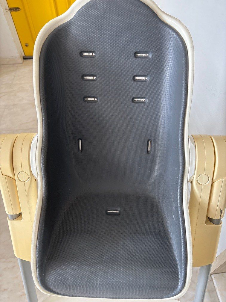 Oribel baby high chair cocoon 3 (Category: Baby High Chairs) located in Singapore. Submitted by onceuponathyme (Listing ID 1374357247, Image 3). Description: Great for feeding and easy to move around There’s a crack on the left side but does not affect functionality! No belt but if attach table it prevent child from coming out. Can be folded slightly as shown in last pic Sadly kids prefer adult chairs now 😅.