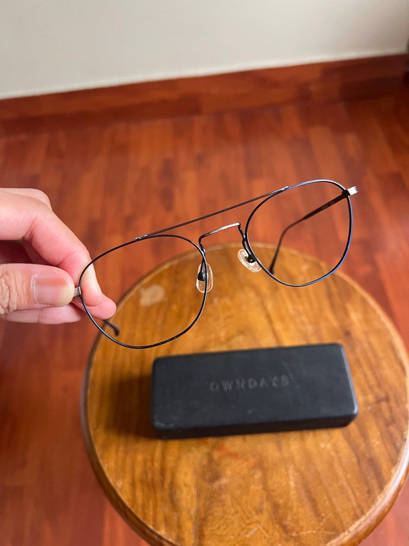 Owndays Glasses (Category: Sunglasses & Eyewear) located in Muntinlupa City. Submitted by Ariom (Listing ID 1374385940, Image 3). Description: Owndays metal frame. A bit of color fading but still looks good!! Can be adjusted in any of Owndays stores. .