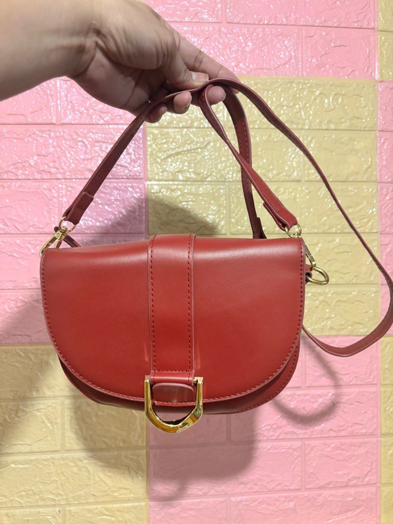 Parisian Bag (Category: Purses & Pouches) located in San Juan City. Submitted by thisismeely (Listing ID 1374431080, Image 2). Description: .