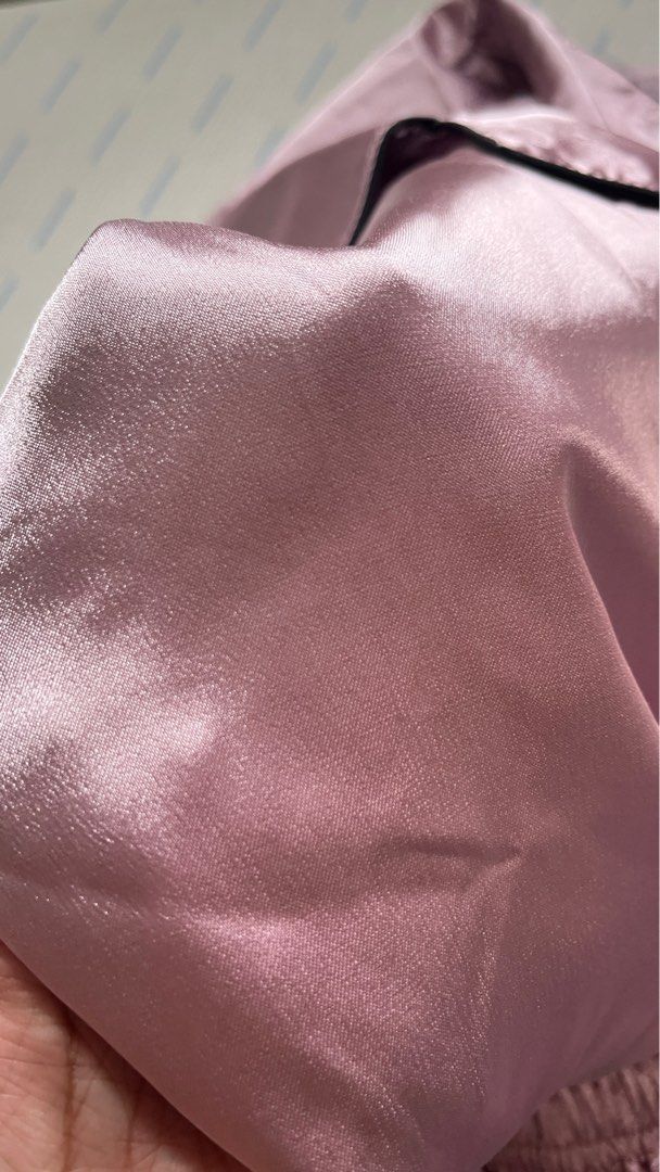 Pink Large Pajama Set (Category: Undergarments & Loungewear) located in Makati City. Submitted by declutter.makati (Listing ID 1374376017, Image 2). Description: 📍Makati On hand and ready for pick up SF is c/o by the buyer MOP: Gcash, Unionbank, or Metrobank.