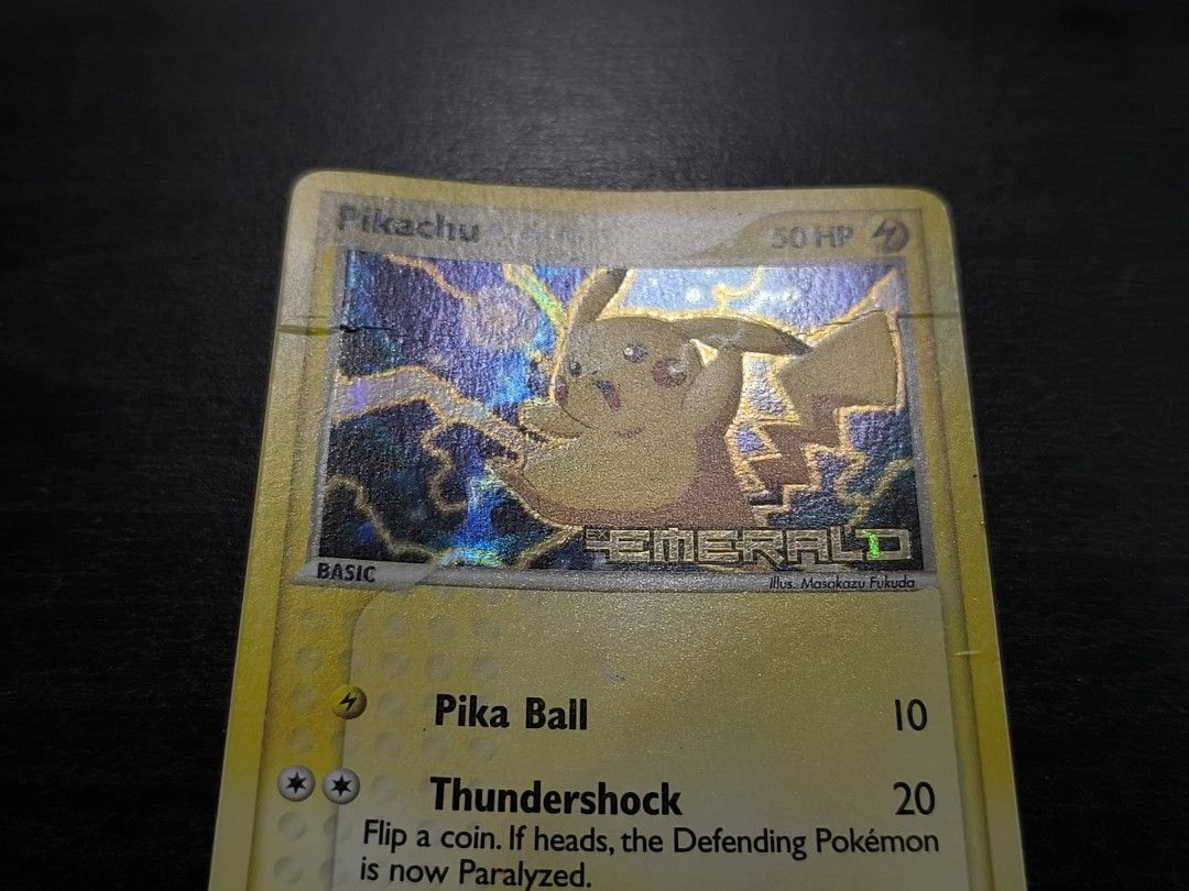 Pokemon Pikachu 60/106 EX Emerald Reverse Holo, Toys
