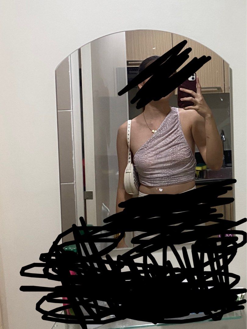 printed one sided top (Category: Sleeveless) located in Baguio. Submitted by sunbe4m (Listing ID 1374325553, Image 3). Description: .
