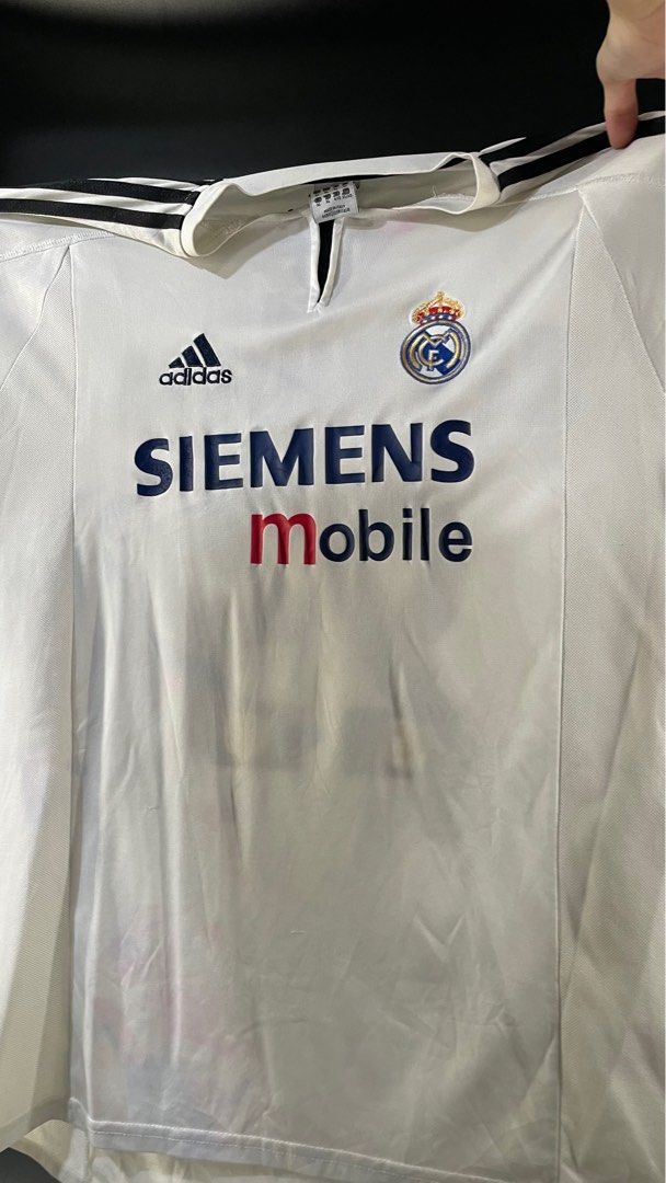 Real Madrid 2003-04 Home Kit (Category: Activewear) located in Singapore. Submitted by ego_ista (Listing ID 1374474142, Image 1). Description: Real Madrid 2003-04 Home kit. A big-money galactico hailing from England, Beckham is the 4th Englishman who played for Madrid. Price is negotiable..