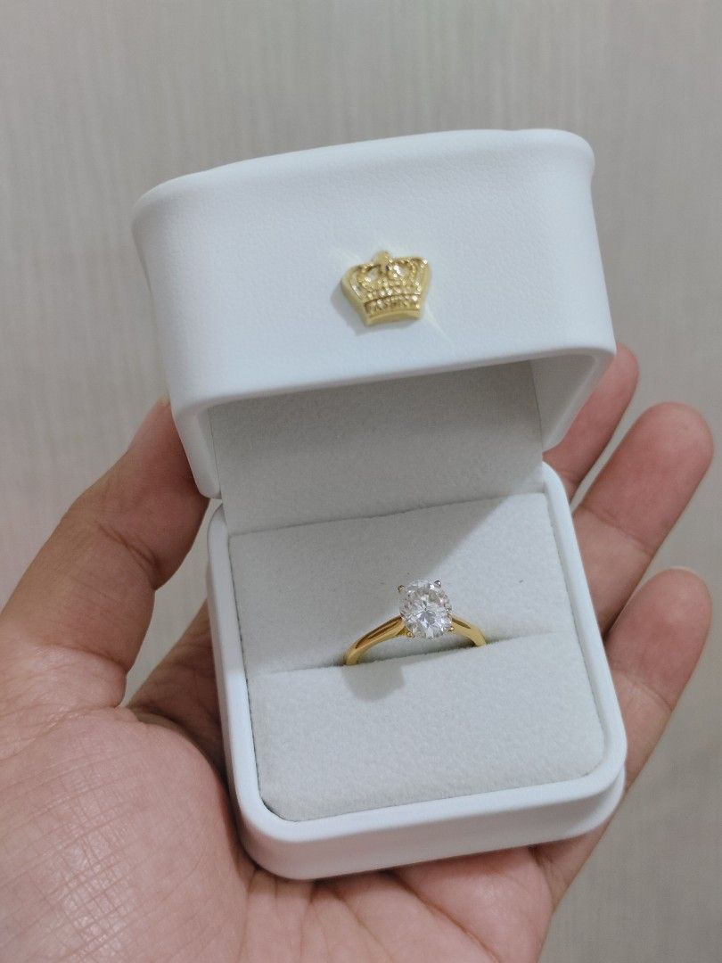 Real Moissanite 2ct oval Engagement Ring (Category: Rings) located in Davao. Submitted by ranne11 (Listing ID 1374373234, Image 1). Description: Real Moissanite 2ct Oval cut size 7 Real s925 silver setting, gold plated .