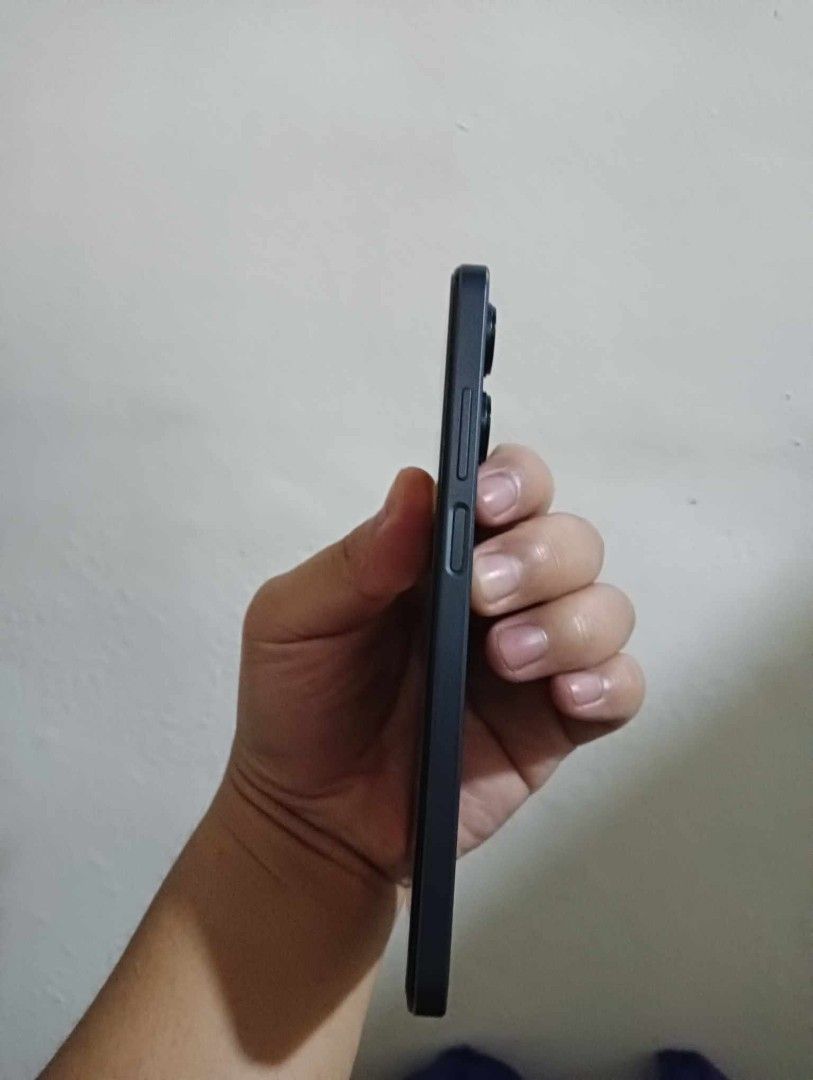 REALME 10 8+8GB/128GB (Category: Realme) located in Marikina City. Submitted by traviz_ (Listing ID 1374332908, Image 2). Description: NO ISSUE UNIT BOX CASE CHARGER.