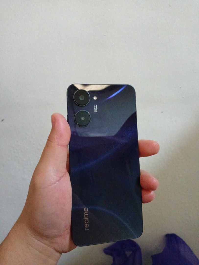 REALME 10 8+8GB/128GB (Category: Realme) located in Marikina City. Submitted by traviz_ (Listing ID 1374332908, Image 3). Description: NO ISSUE UNIT BOX CASE CHARGER.