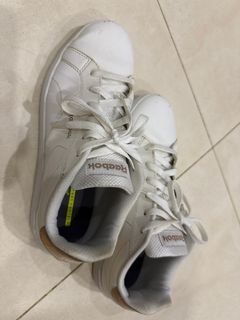 (Category: ) located in . Submitted by newwardrobe888 (Listing ID 1374447993, Image 1). Description: .
