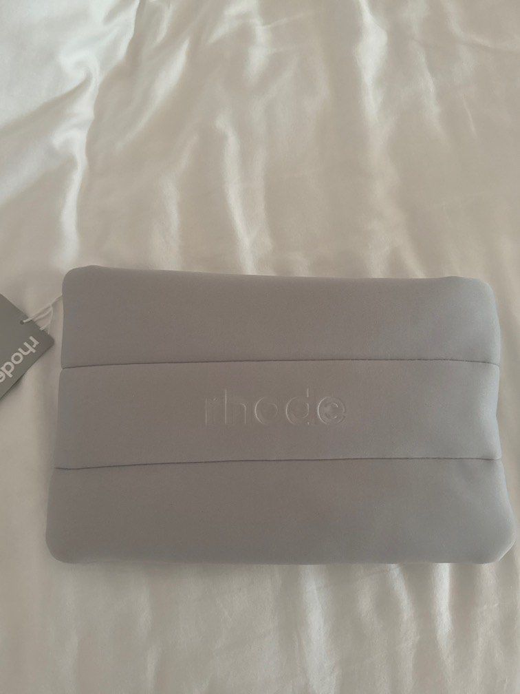 RHODE Limited Makeup Bag (Category: Makeup) located in Quezon City. Submitted by thrift.manila (Listing ID 1374384693, Image 1). Description: .